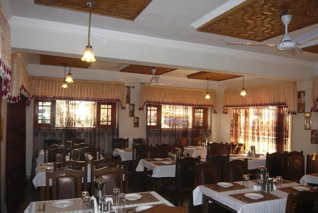 Hotel Akbar Inn Σριναγκάρ Εξωτερικό φωτογραφία
